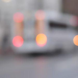 Schwerer Arbeitsunfall in Wien-Döbling: LKW-Lenker bei Zwischenfall schwer verletzt