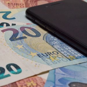 Falscher Polizist überfällt Seniorin in Wien-Döbling