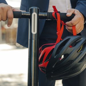 E-Scooter-Saison 2026: Helmpflicht für unter 16-Jährige, steigende Unfallzahlen, über 3.000 Diebstähle
