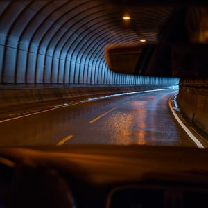 LKW beschädigt Tunnel Kaisermühlen und Tunnel Hirschstetten: Fahrer wegen schwerer Sachbeschädigung angezeigt